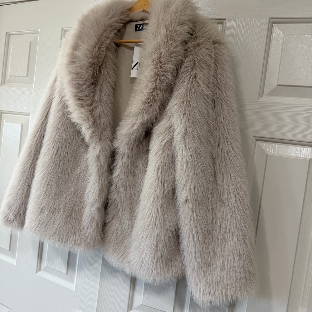 Brand New with tags Zara Beige White Faux Fur Coat Jacket Size XL - Picture 4 of 11